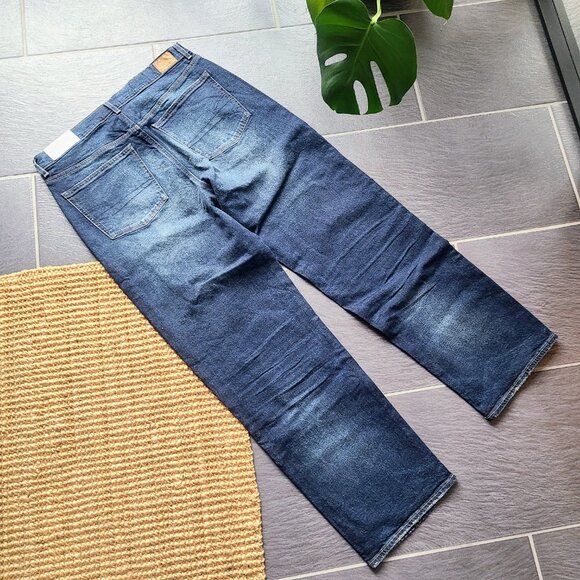 American Eagle AEO Strigid Blue Wash High Rise AE Ex-Boyfriend Jeans US 10 Long - Picture 10 of 10